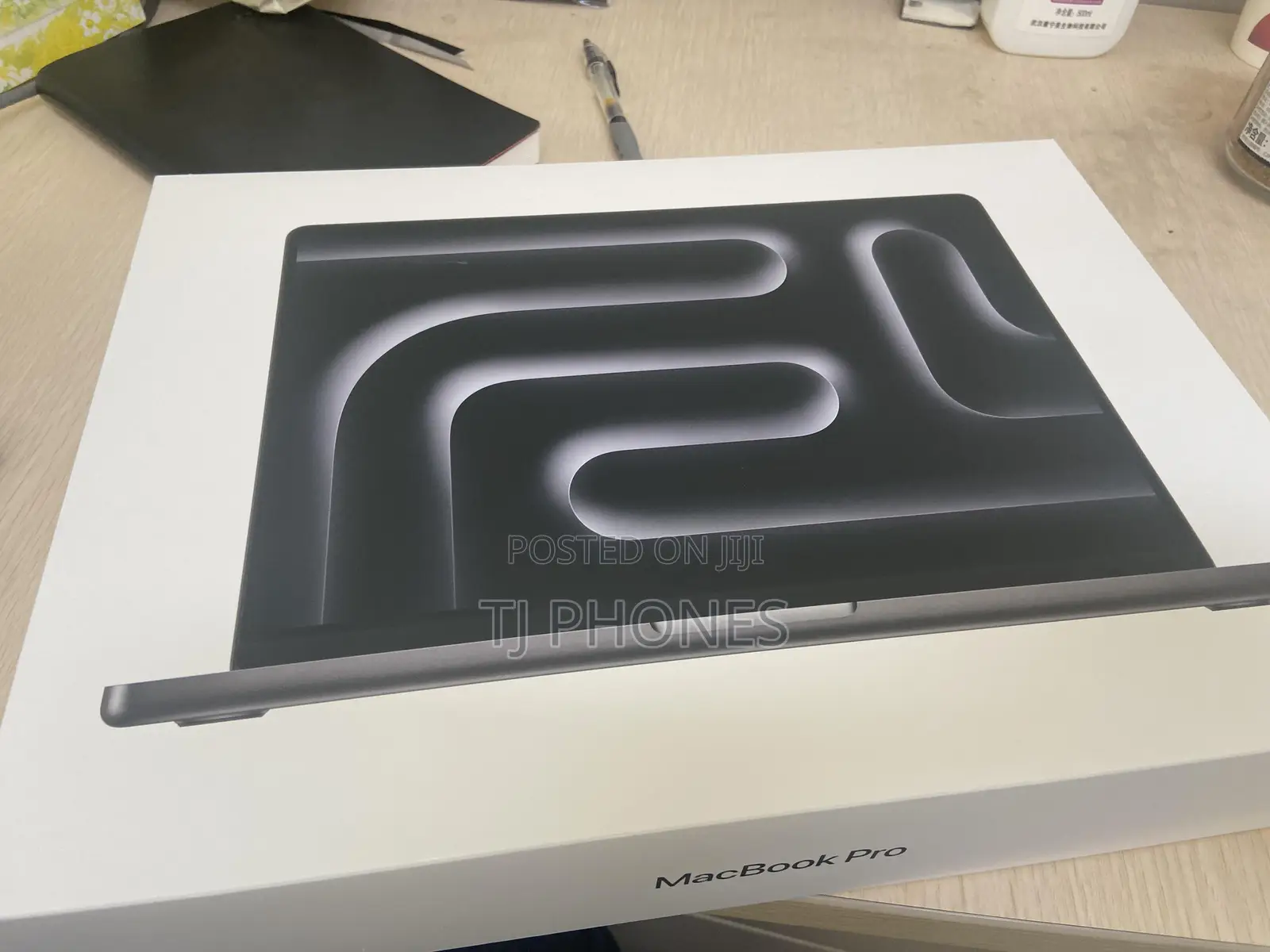 New Laptop Apple MacBook Pro 2025 M5 16GB Apple M5 SSD 1T