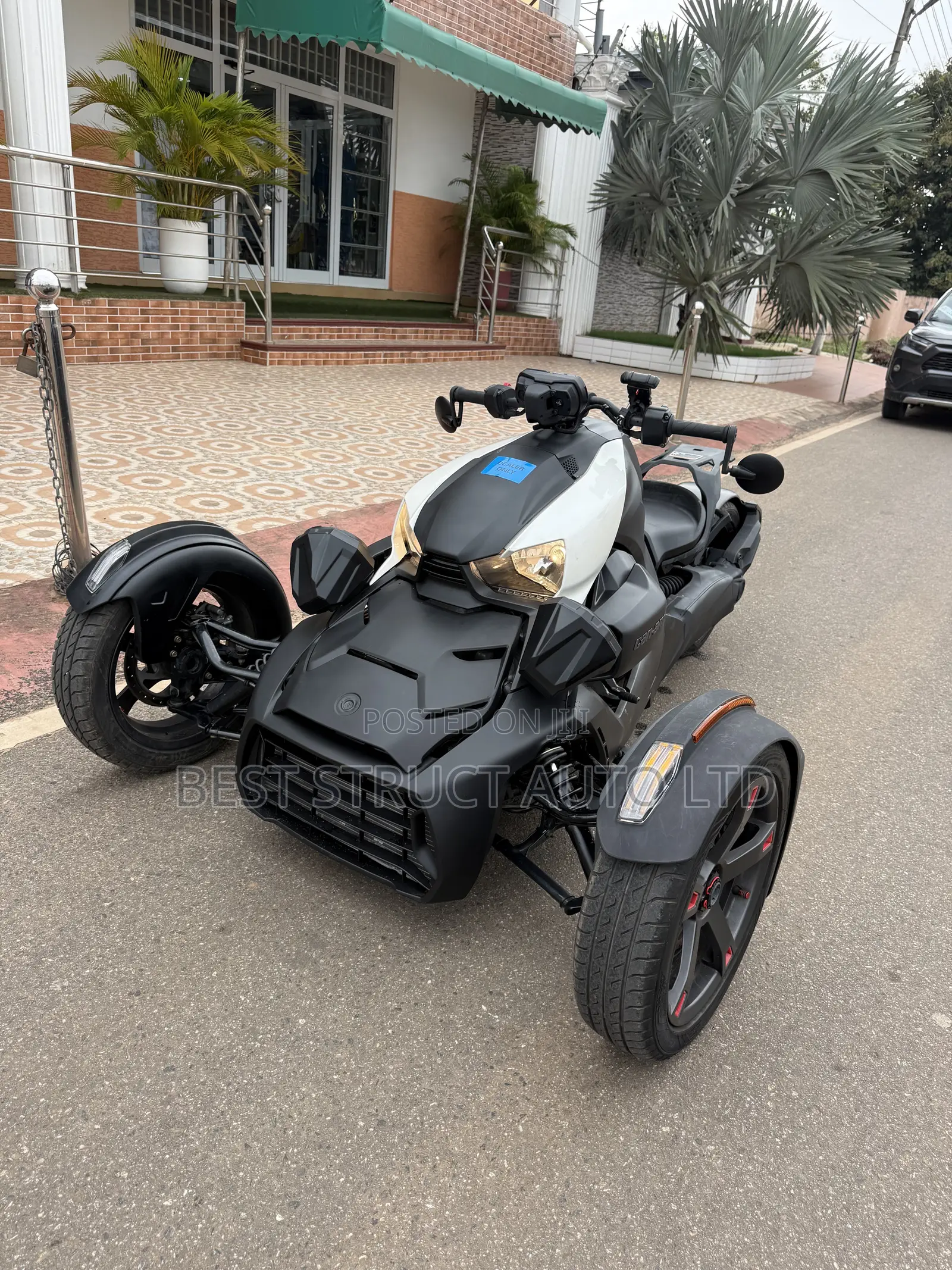 Can-Am 2022 Black