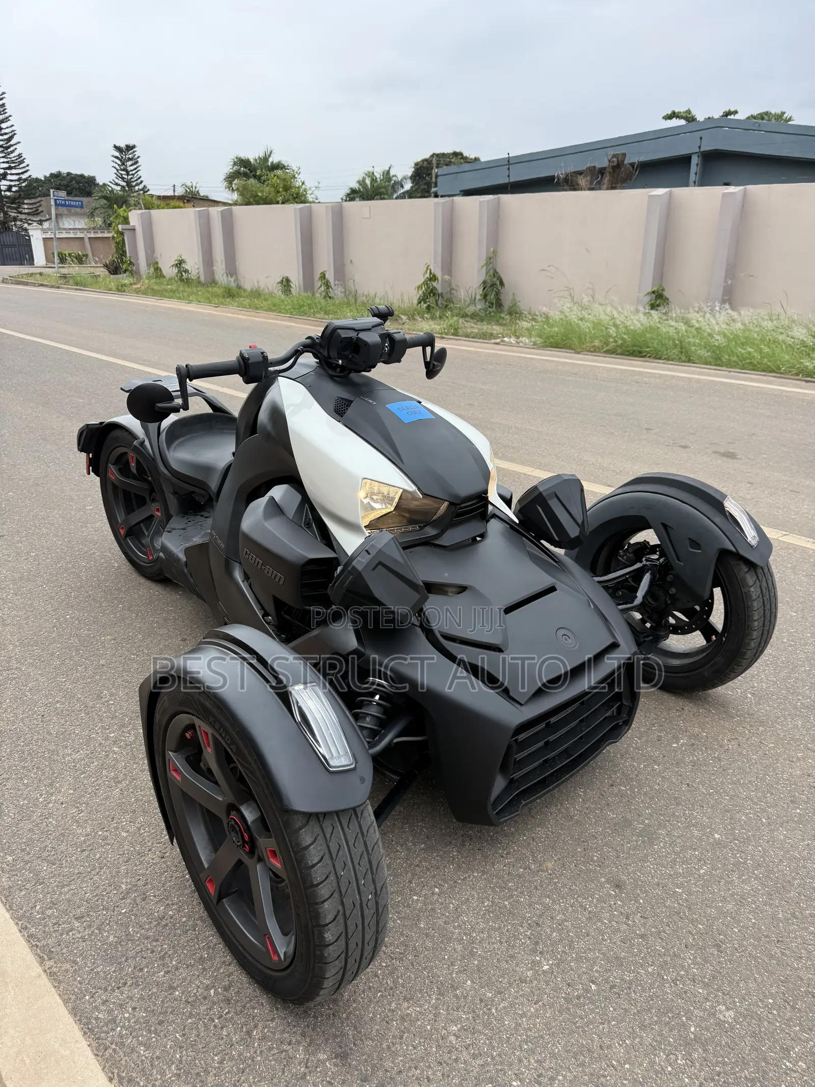 Can-Am 2022 Black