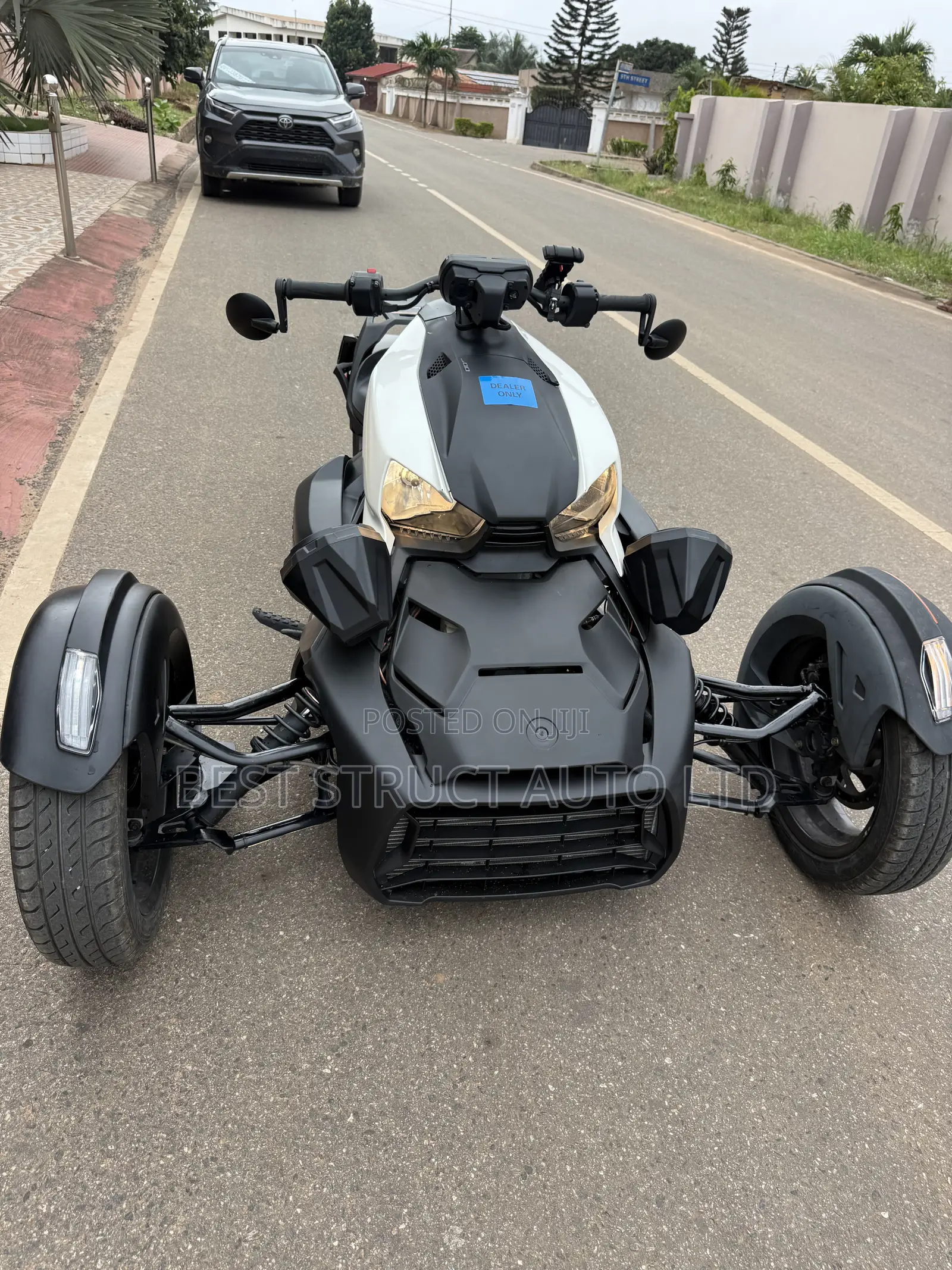 Can-Am 2022 Black