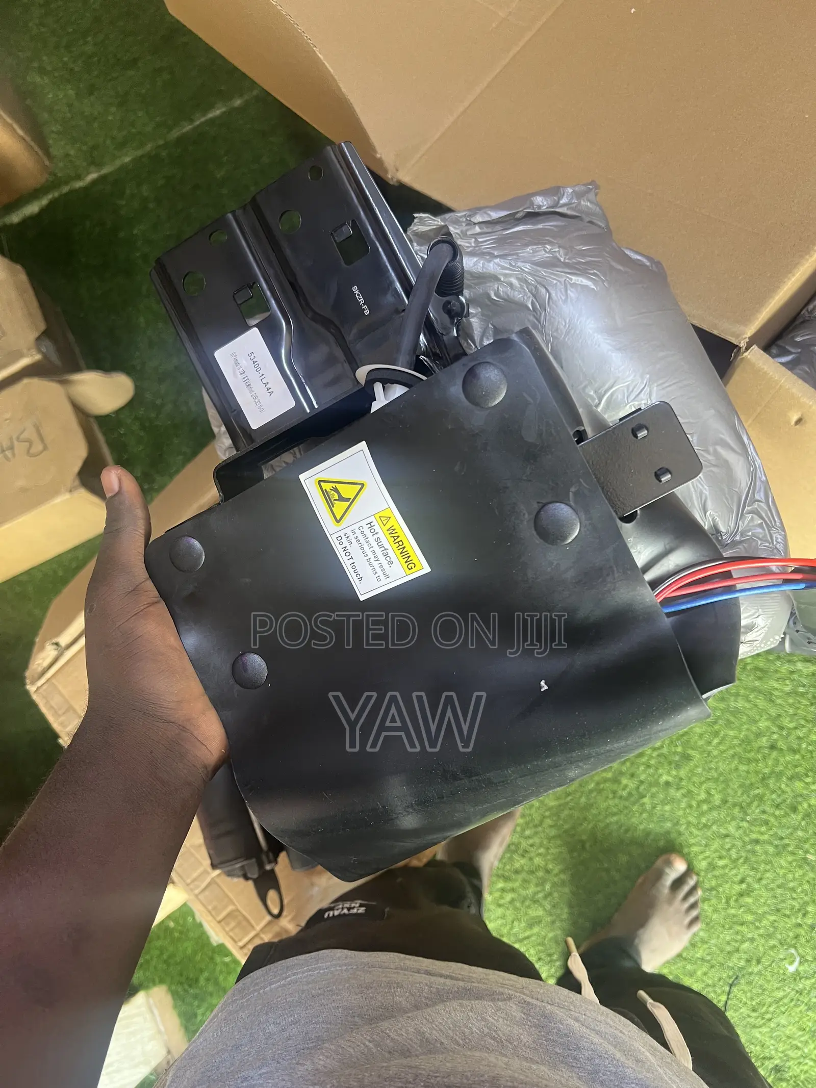 Nissan Armada, Infiniti QX56, and QX80) Air Suspension Compressor Pump