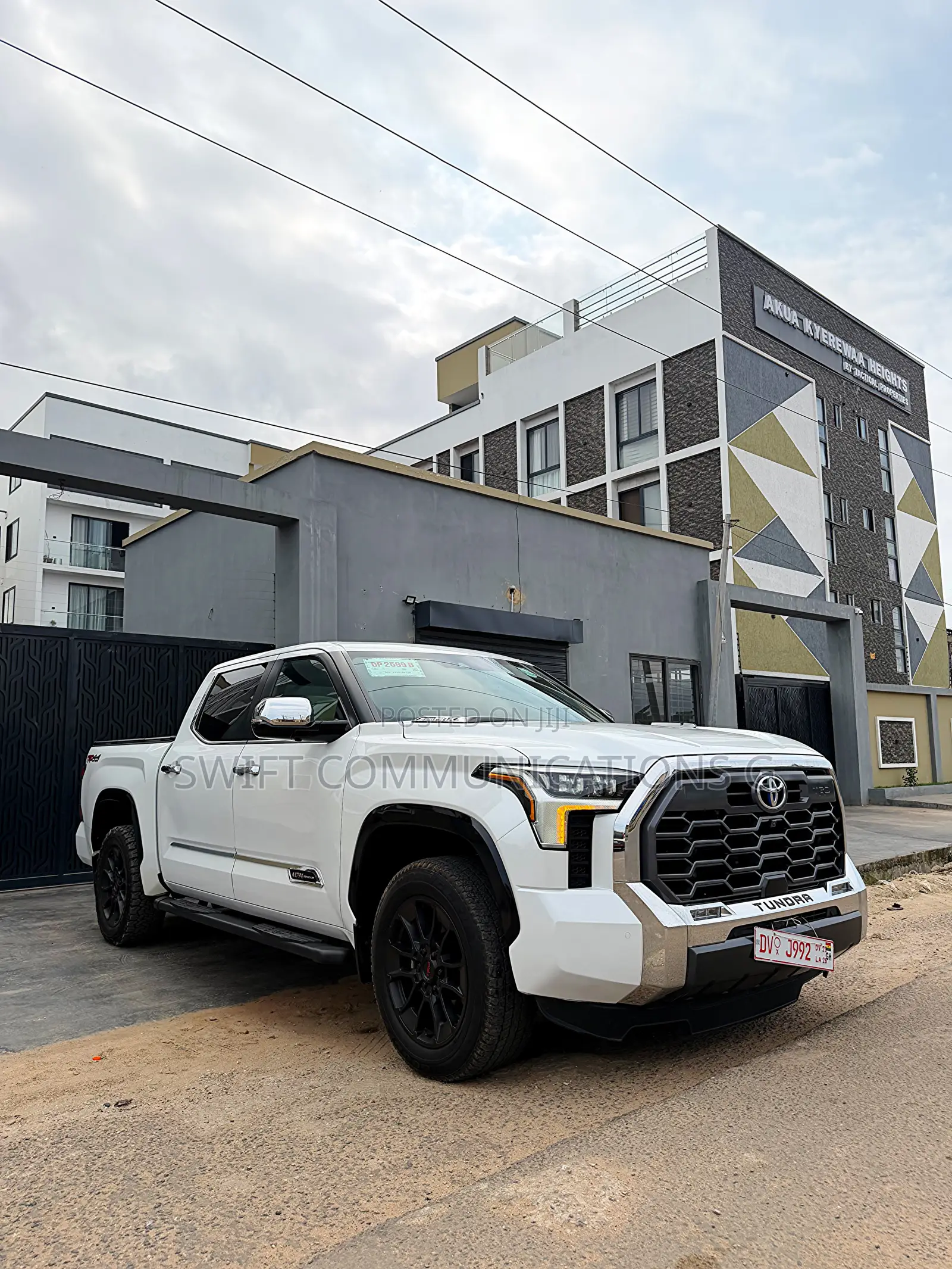 Toyota Tundra Hybrid 2024 White