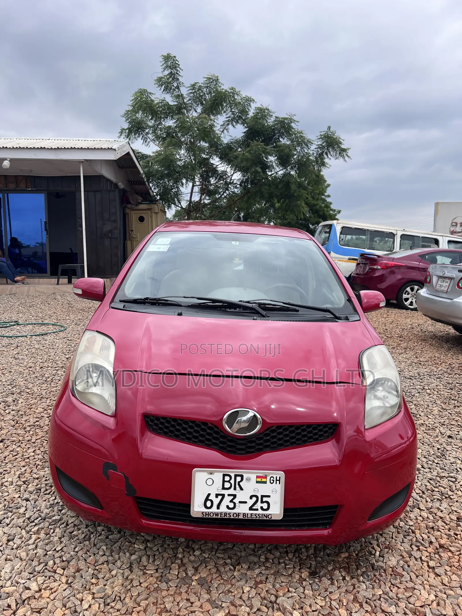 Toyota Vitz 1.0 FWD 3dr 2010 Red
