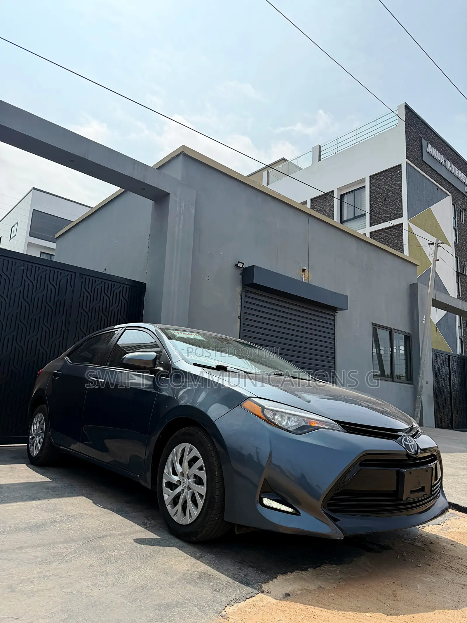 Toyota Corolla LE ECO 4dr Sedan (1.8L 4cyl CVT) 2017 Blue