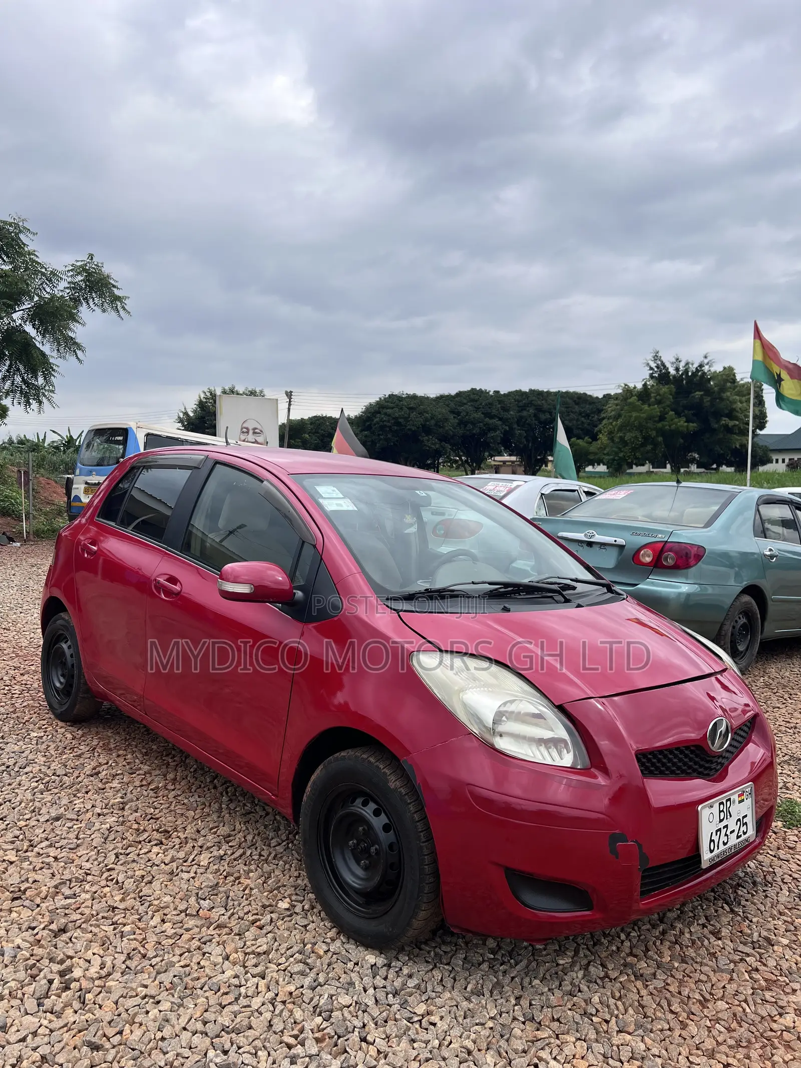 Toyota Vitz 1.0 FWD 3dr 2010 Red
