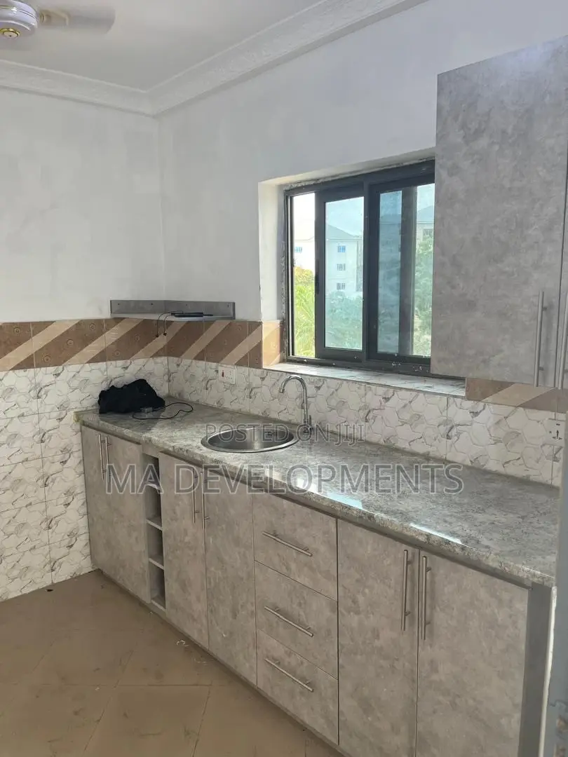 2bdrm Apartment in Madev Realty, Sowutwuom for rent