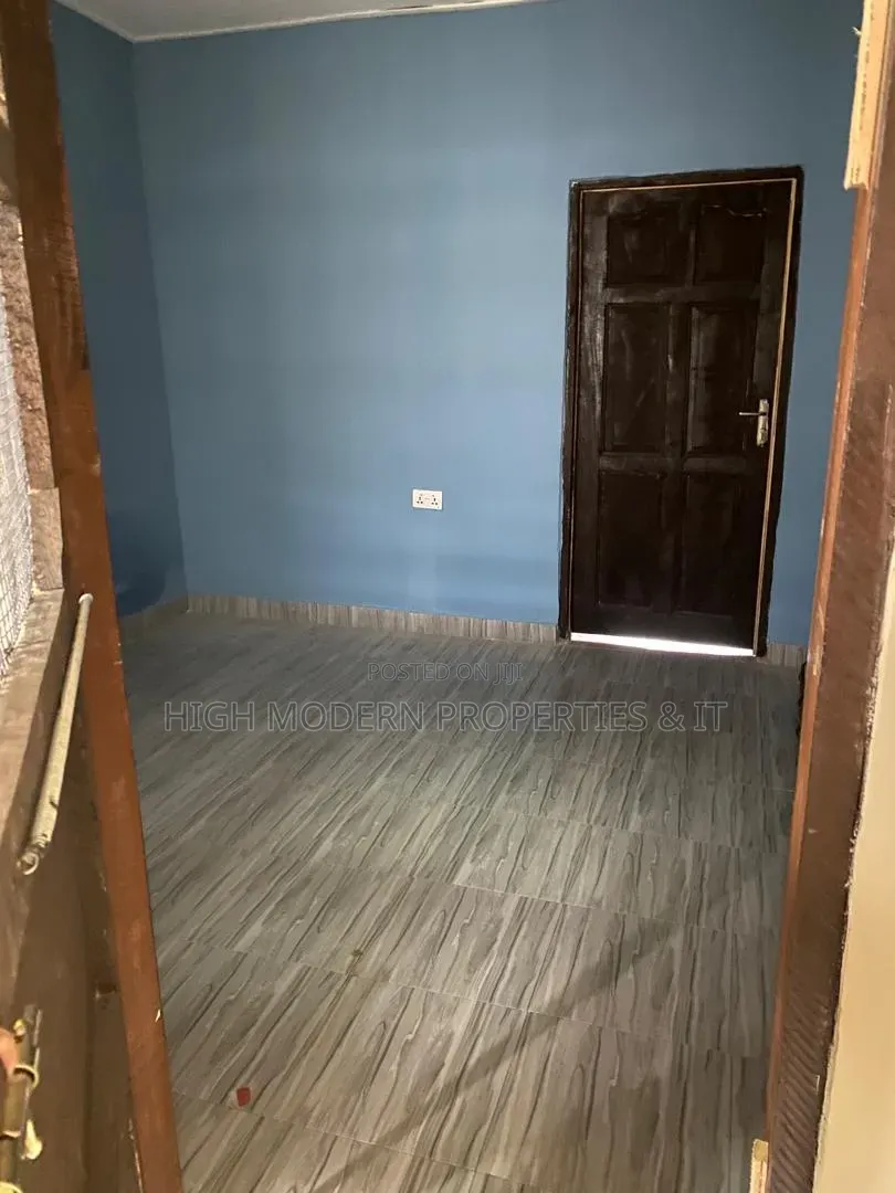 1bdrm House in Nungua, Cold Store for rent