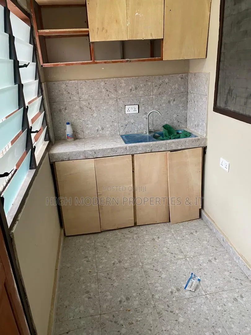 1bdrm House in Nungua, Cold Store for rent