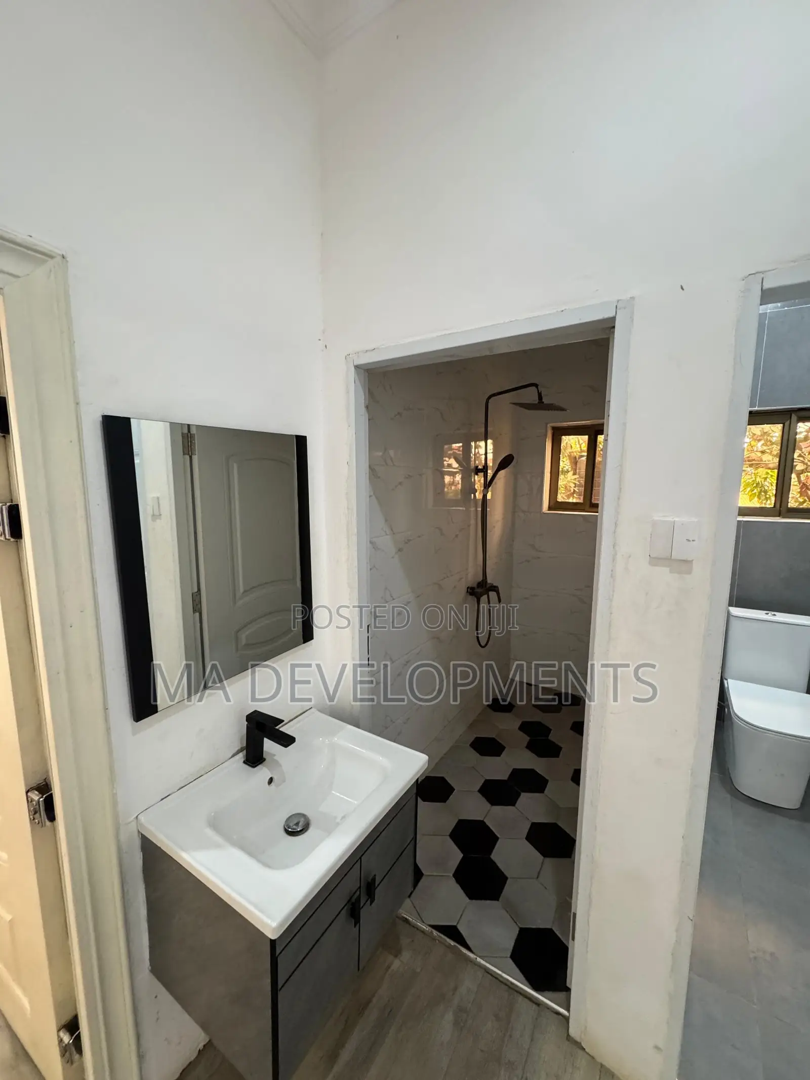 3bdrm Apartment in Madev Realty, Achimota for rent