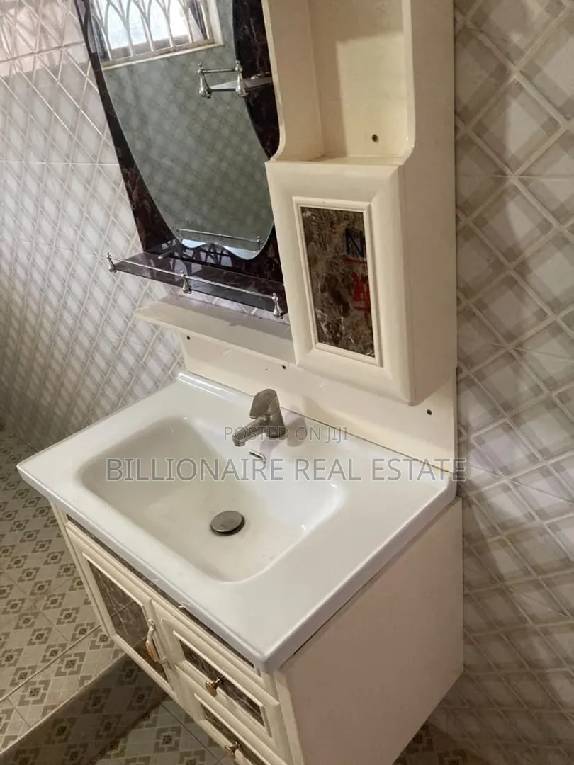 5bdrm Apartment in Santasi Kokoben, Kumasi Metropolitan for rent