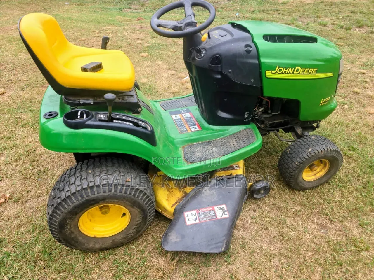 John Deere L100