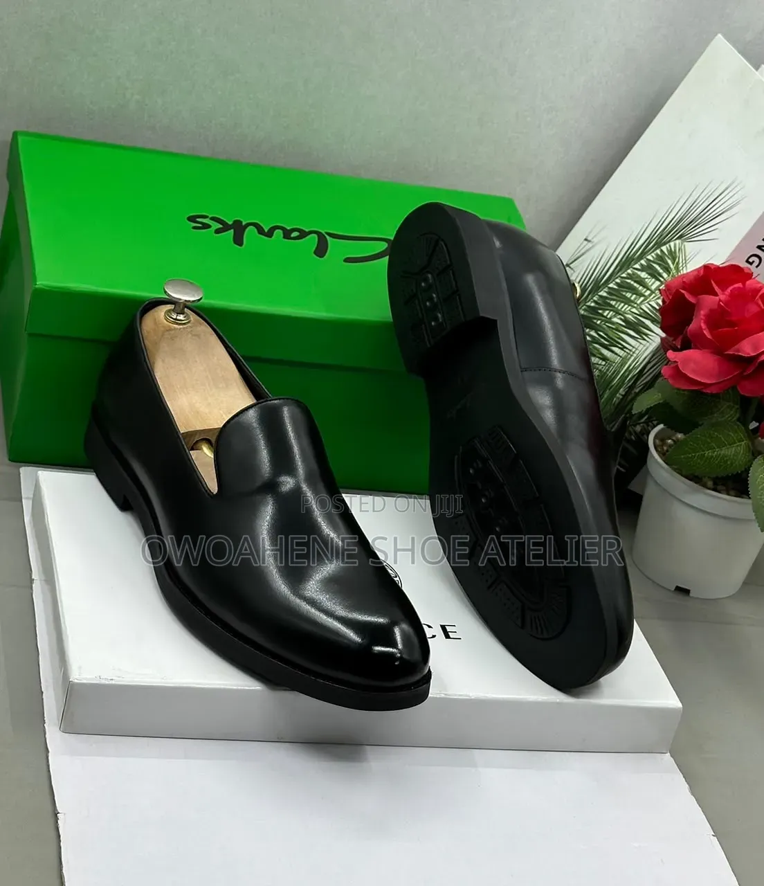 En's Black Leather Minimalist Slip-on Shoe