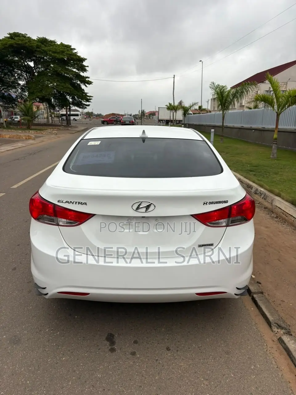 Hyundai Elantra Limited Sedan FWD (1.8L 4cyl 6A) 2013 White