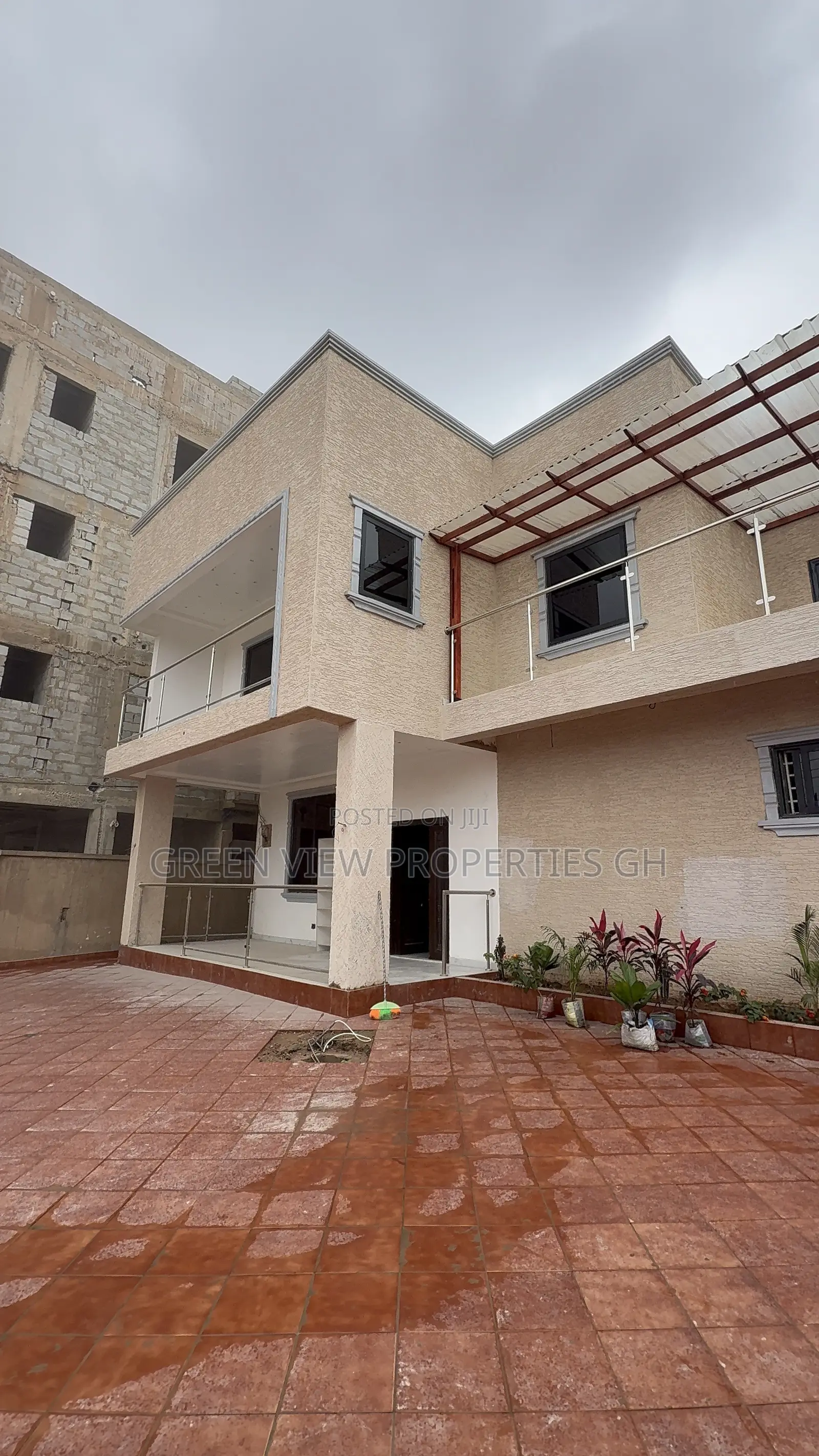 5bdrm Duplex in Kwabenya for sale