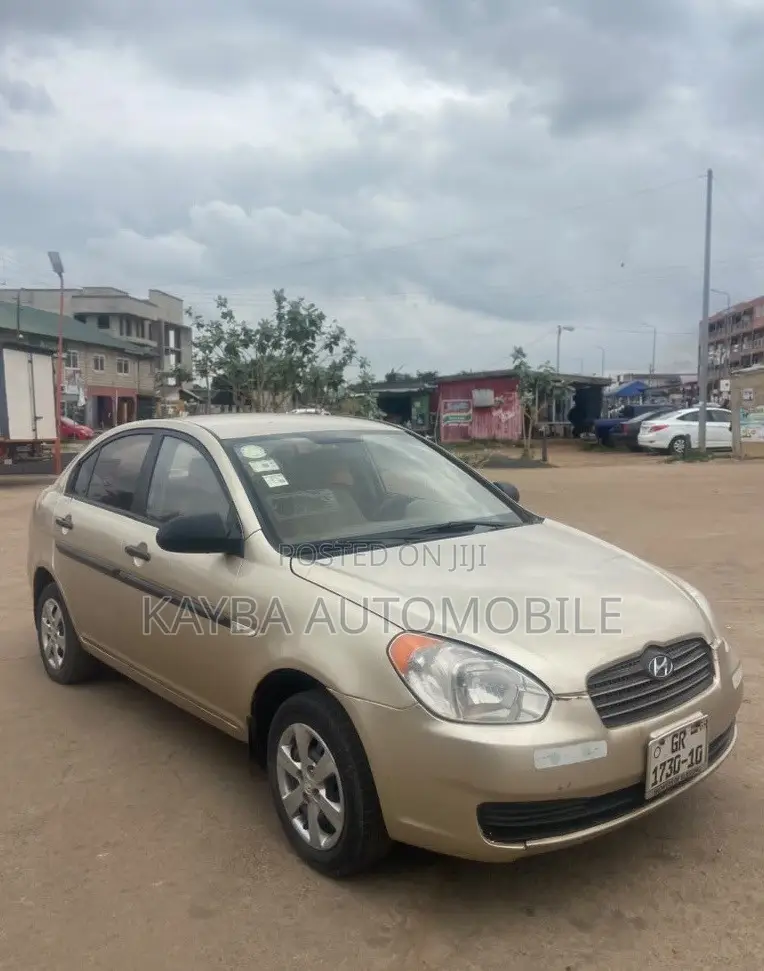 Hyundai Accent 2013 Gold