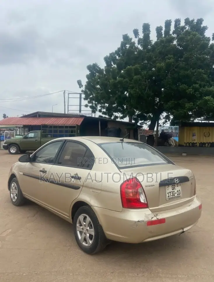 Hyundai Accent 2013 Gold