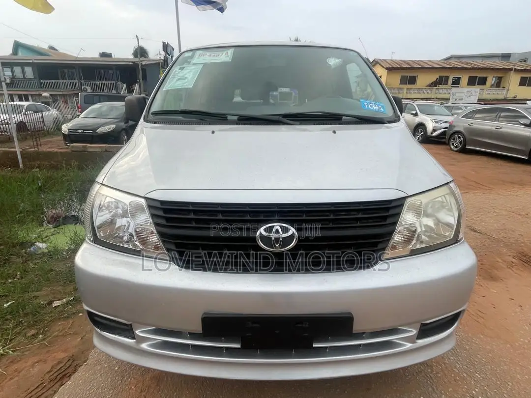 Toyota HiAce 2012 Silver