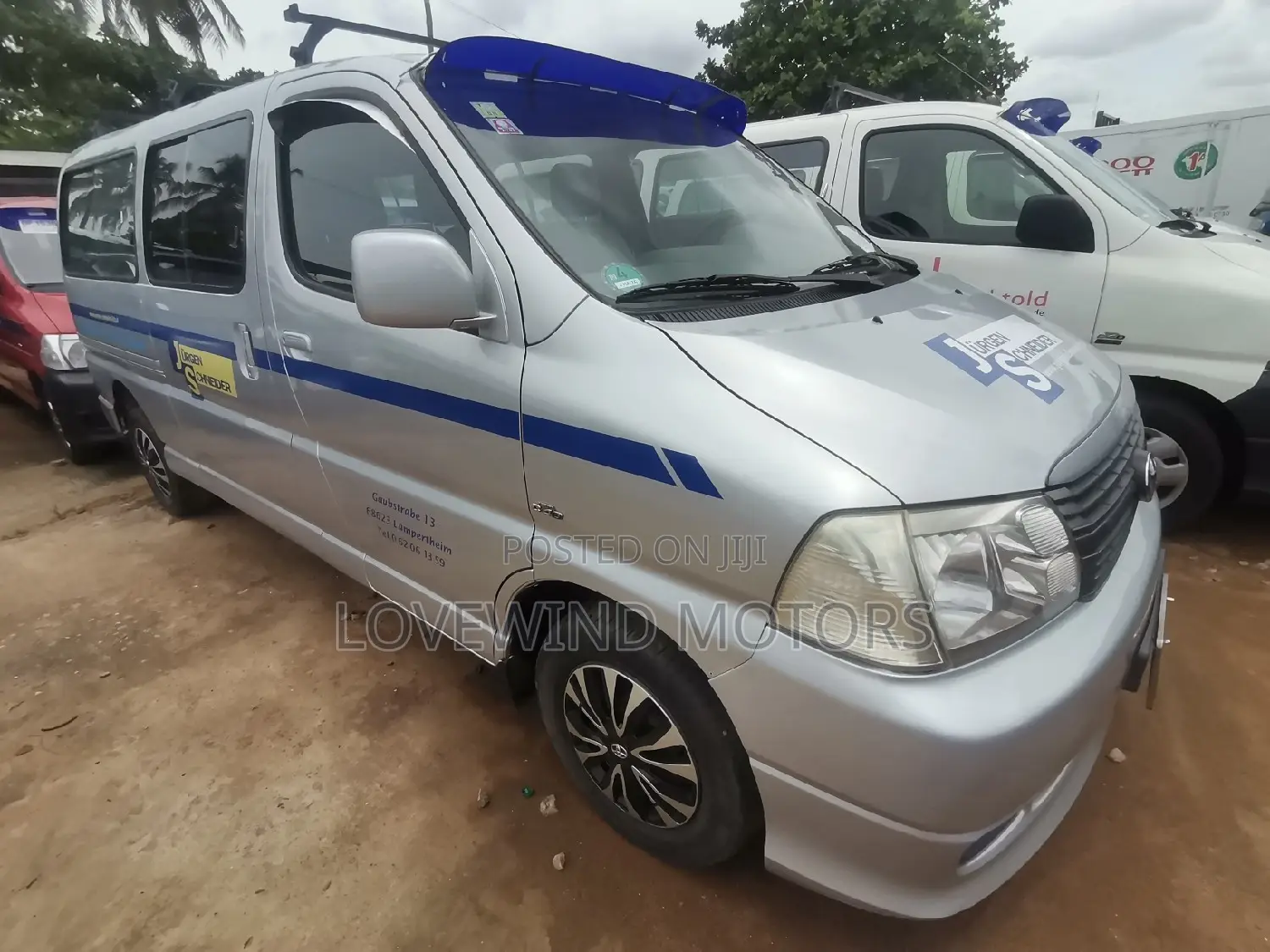 Toyota HiAce 2012 Silver