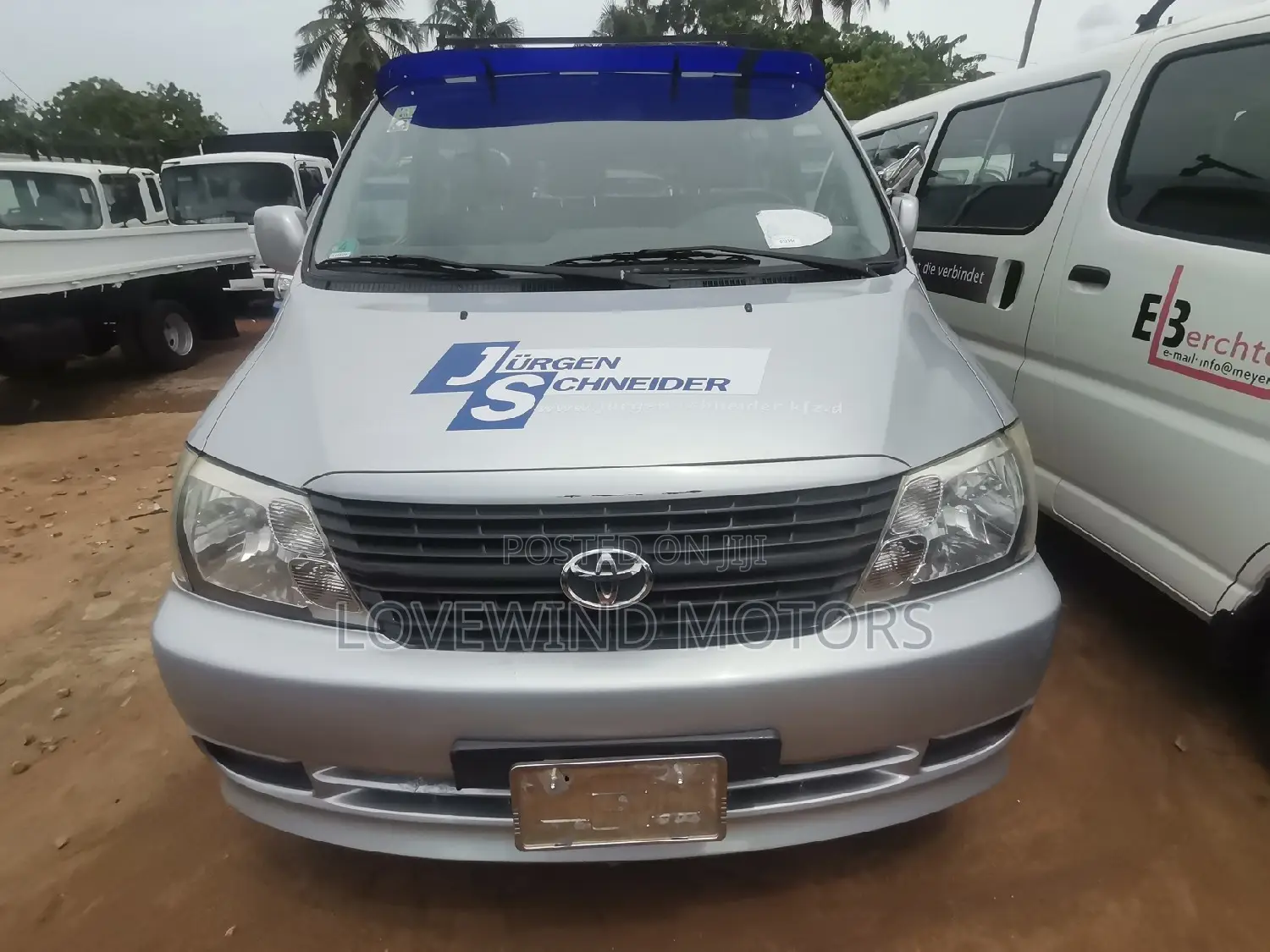 Toyota HiAce 2012 Silver