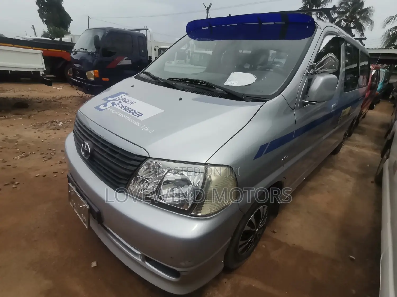 Toyota HiAce 2012 Silver