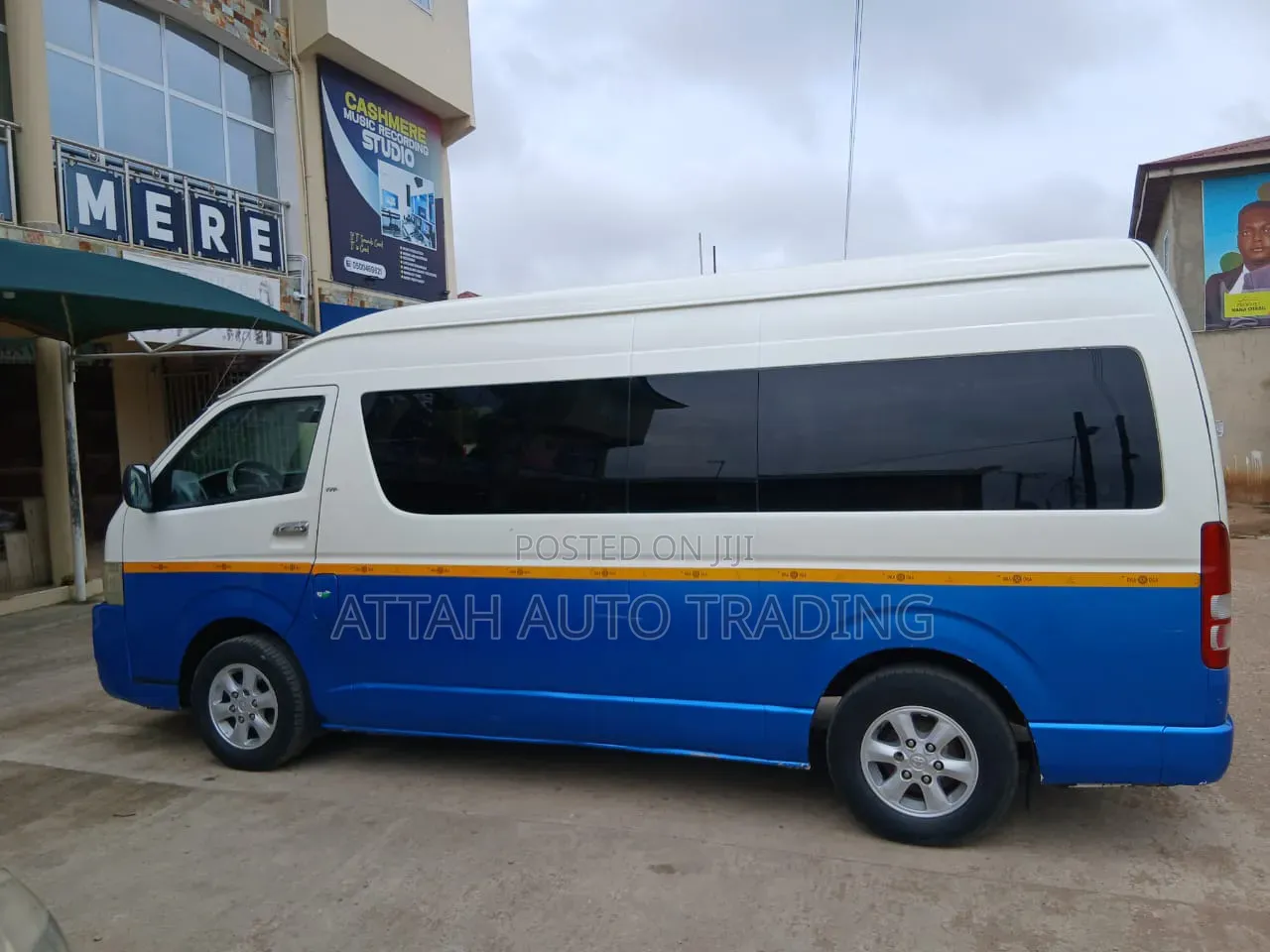 Toyota HiAce 2012 Blue