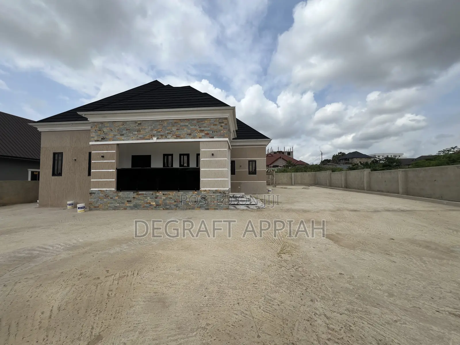 4bdrm House in Atonsu Esreso Divine, Kumasi Metropolitan for sale