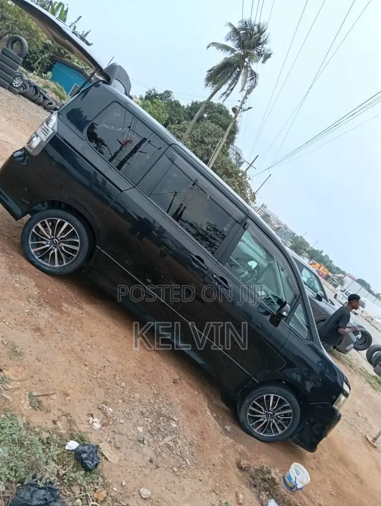 Toyota Voxy X 4WD 8-Seater 2012 Black