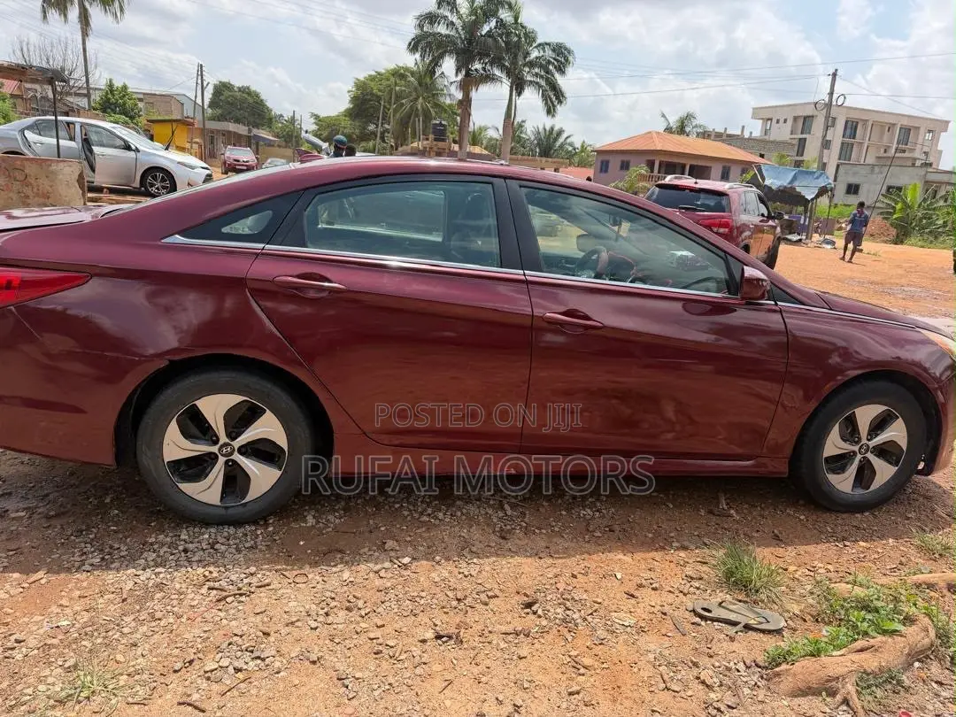 Hyundai Sonata 2013 Red