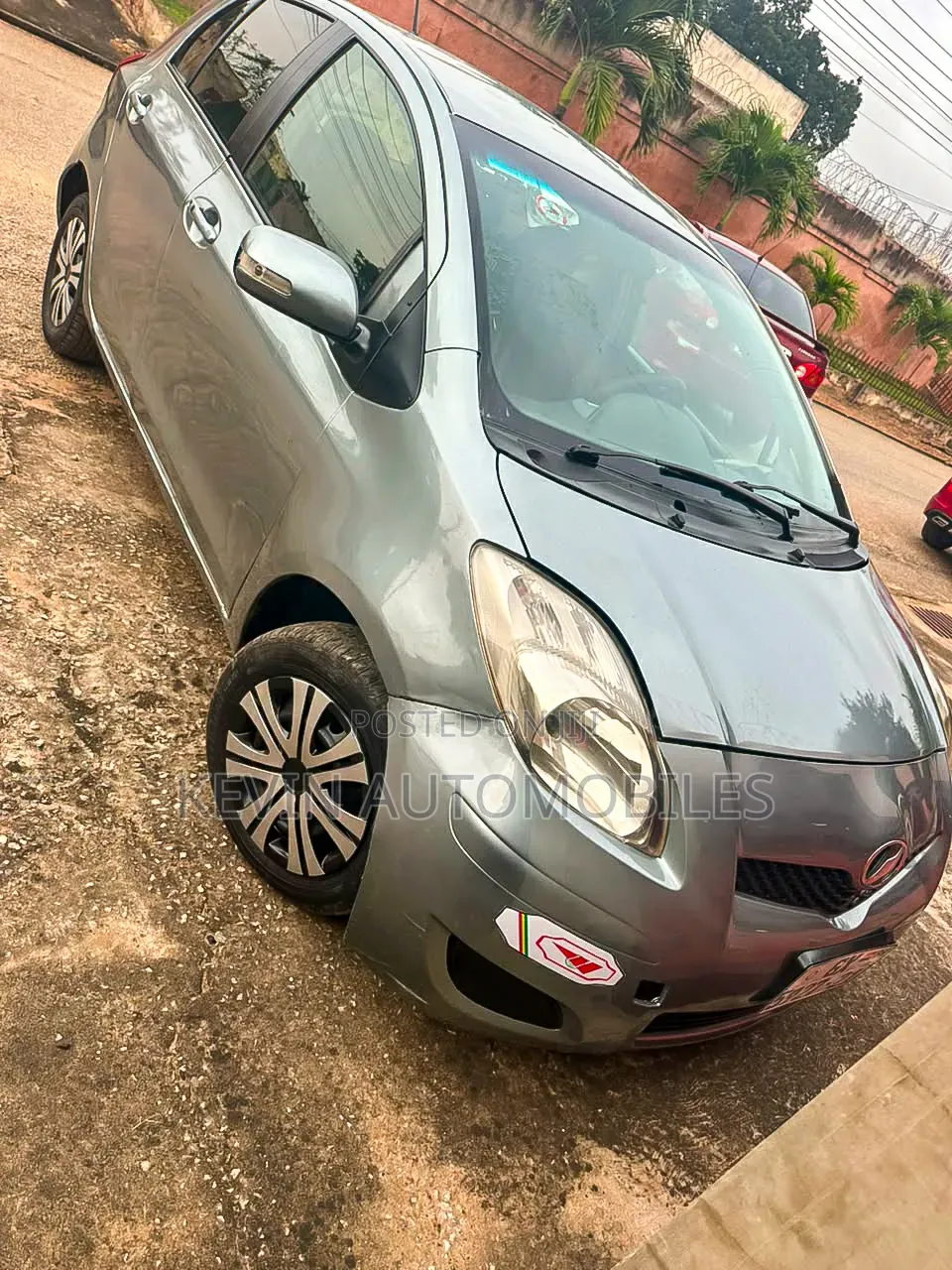 Toyota Vitz 2010 Gray