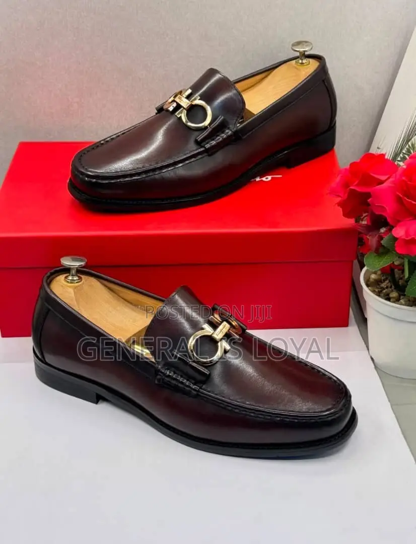 Salvatore Ferragamo Coffee Leather Witch Ferragamo Crown