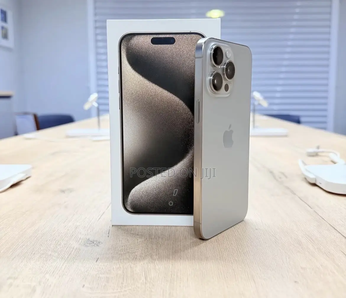 New Apple iPhone 15 Pro Max 256 GB Silver
