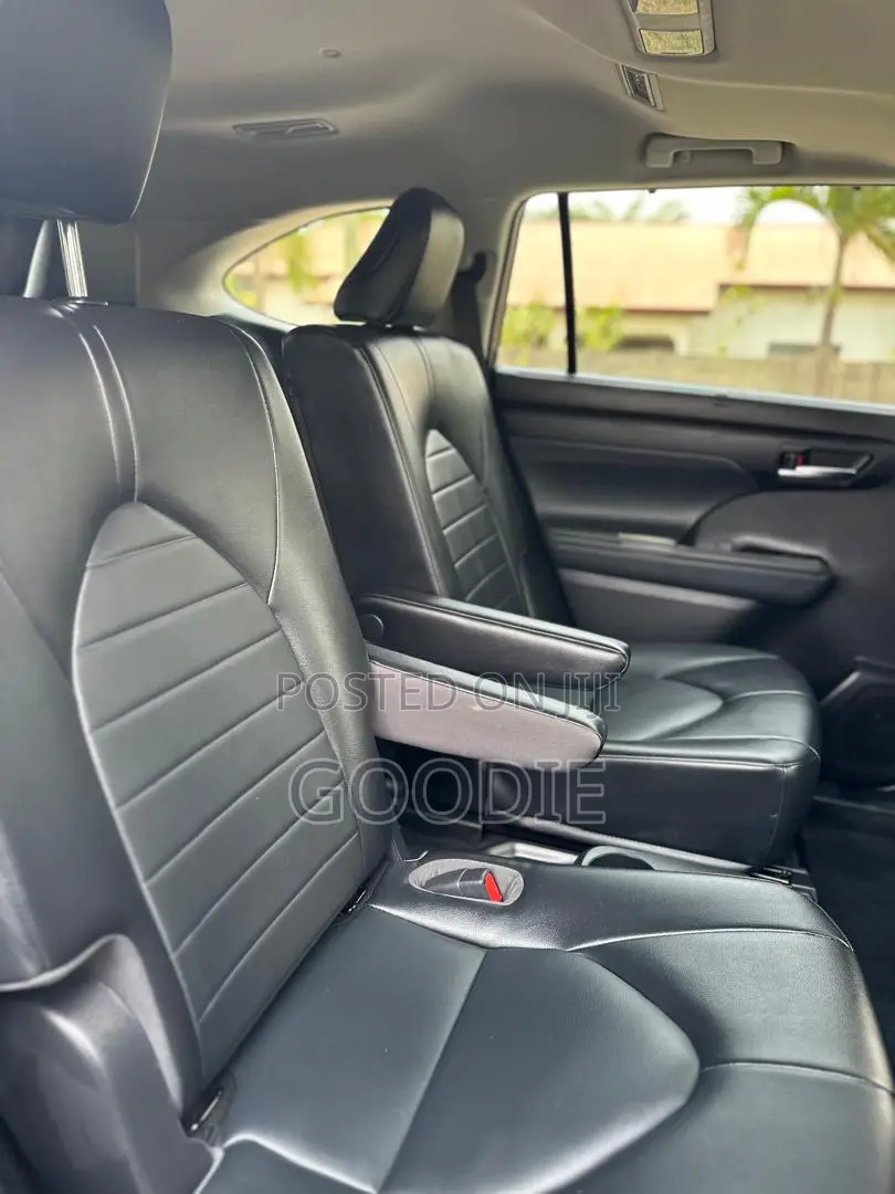 Toyota Highlander XLE 2021 Black