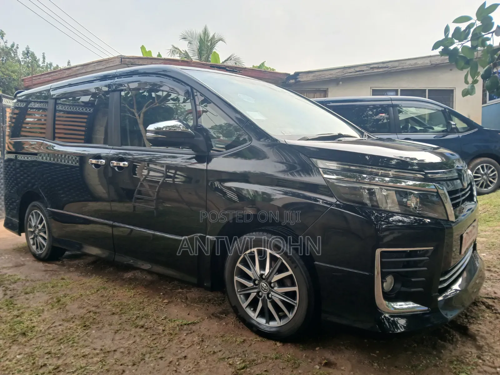 Toyota Voxy 2014 Black