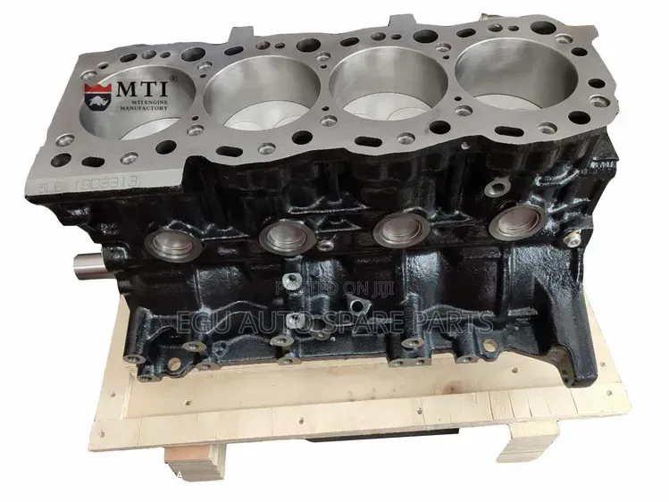 Original Hilux,Hiace,Fortuner 5l Half Block Engine Band New Available