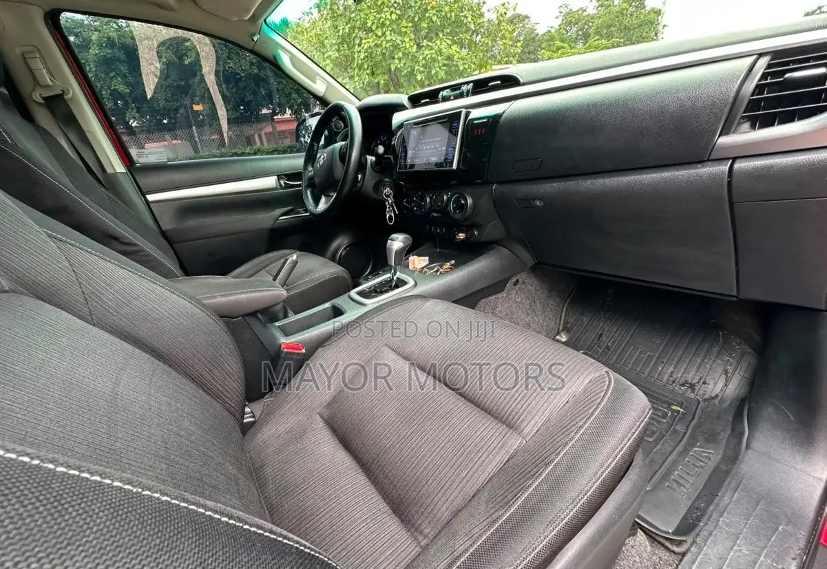 Toyota Hilux Revo Double Cab Deisel 2.8 RWD 2017 Red