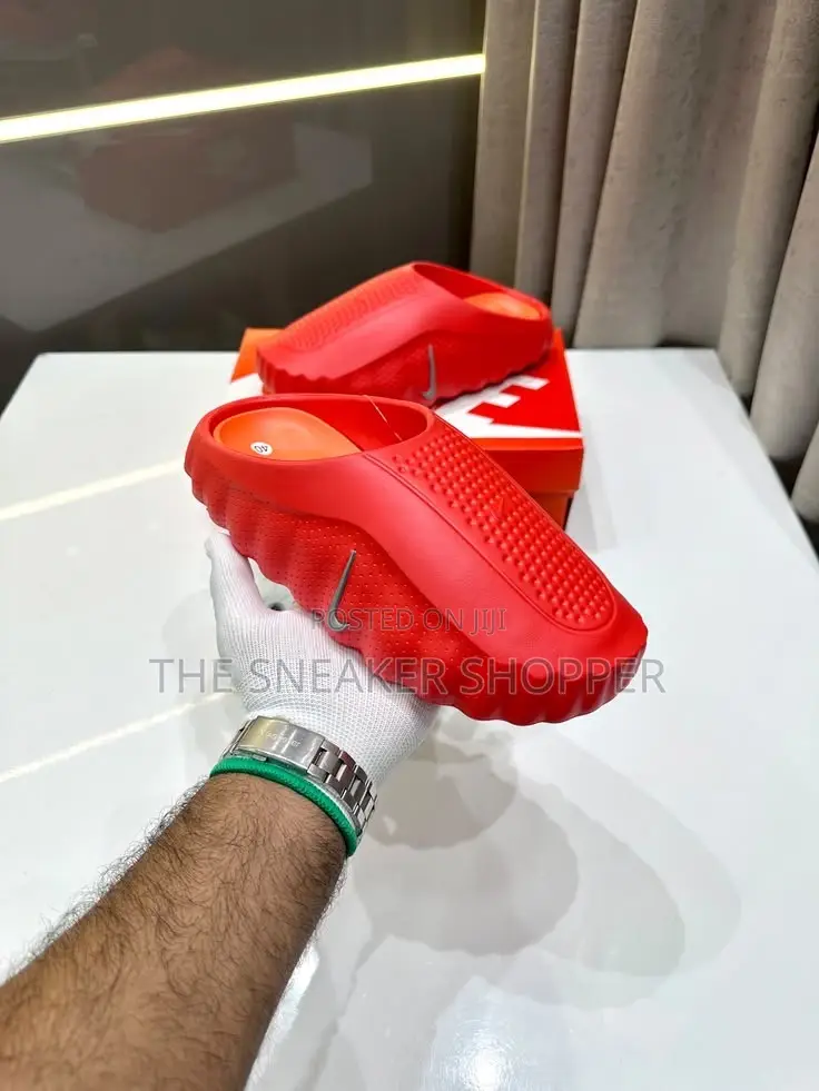 Nike Mind 001 Mule/ Solar Red