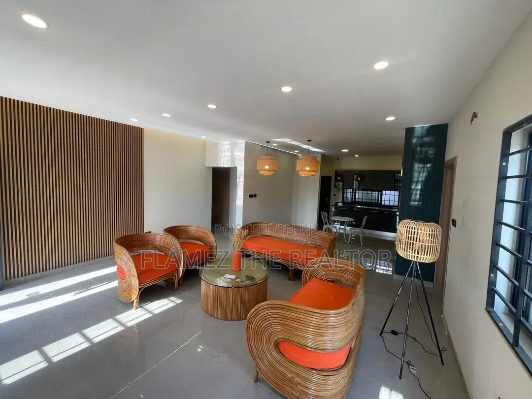 3bdrm House in China Mall, Amasaman for sale