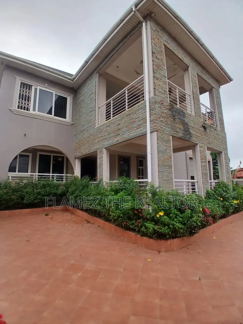 7bdrm Mansion in Kwabenya for rent