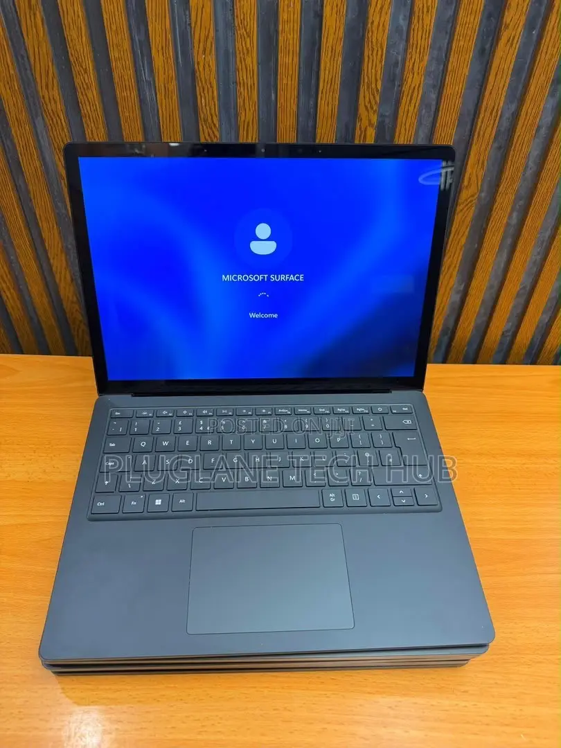 New Laptop Microsoft Surface Laptop 4 16GB Intel Core i5 SSD 256GB