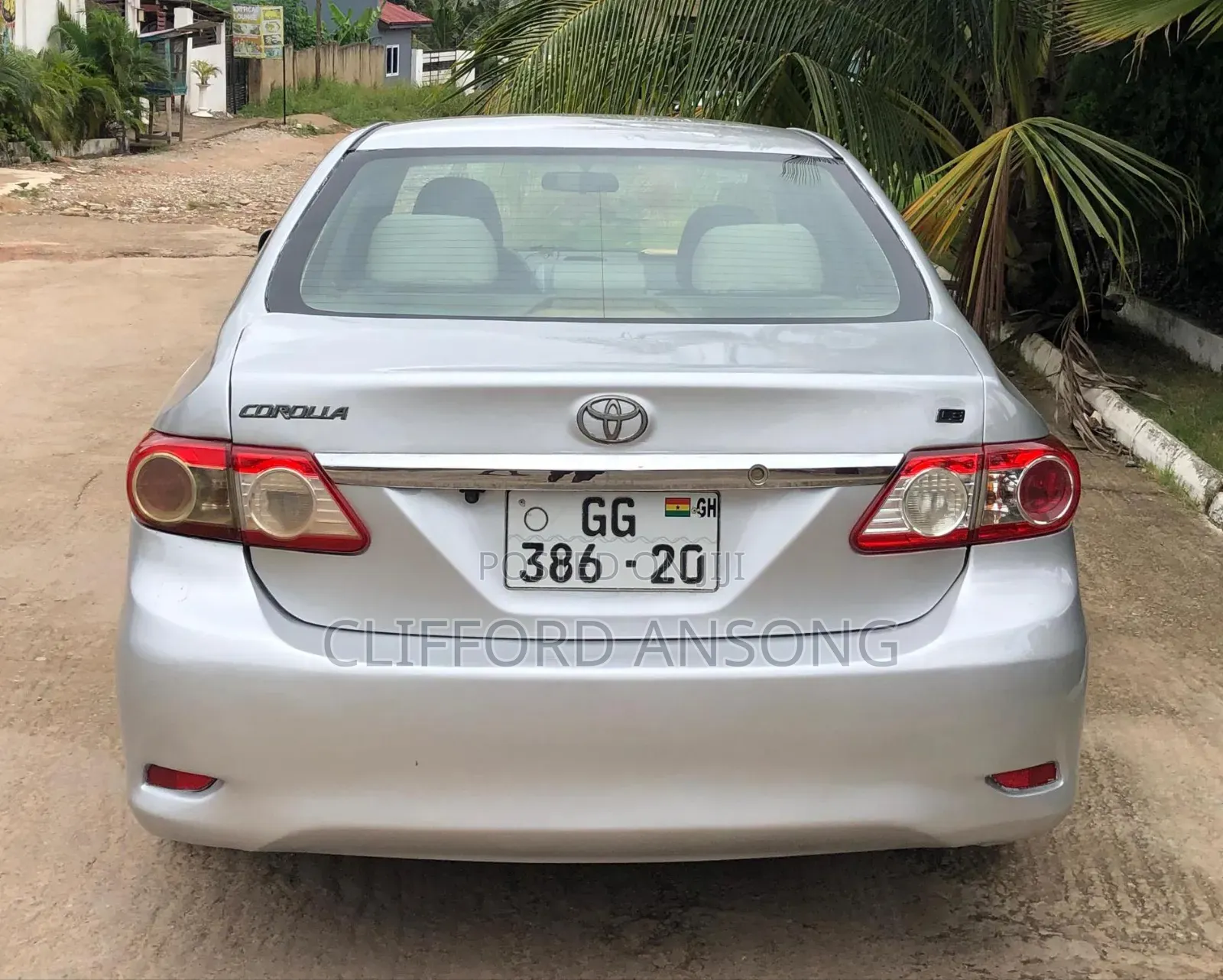 Toyota Corolla LE 4dr Sedan (1.8L 4cyl 4A) 2013 Silver