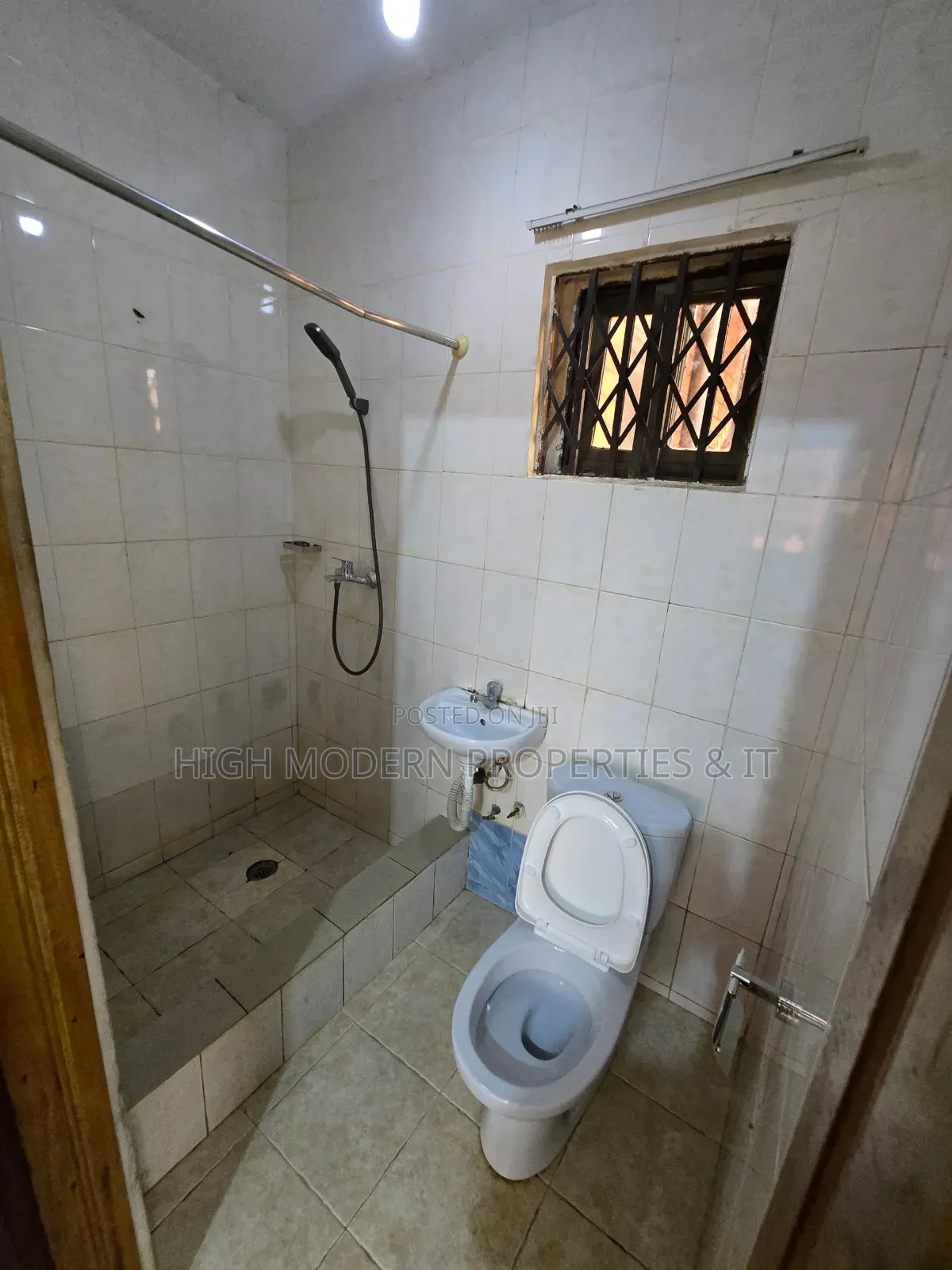 3bdrm Apartment in Malik, Accra Metropolitan for rent