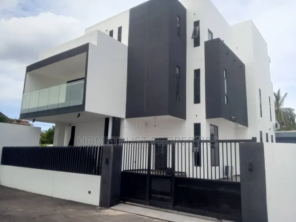 5bdrm Duplex in East Legon A&C Mall for sale