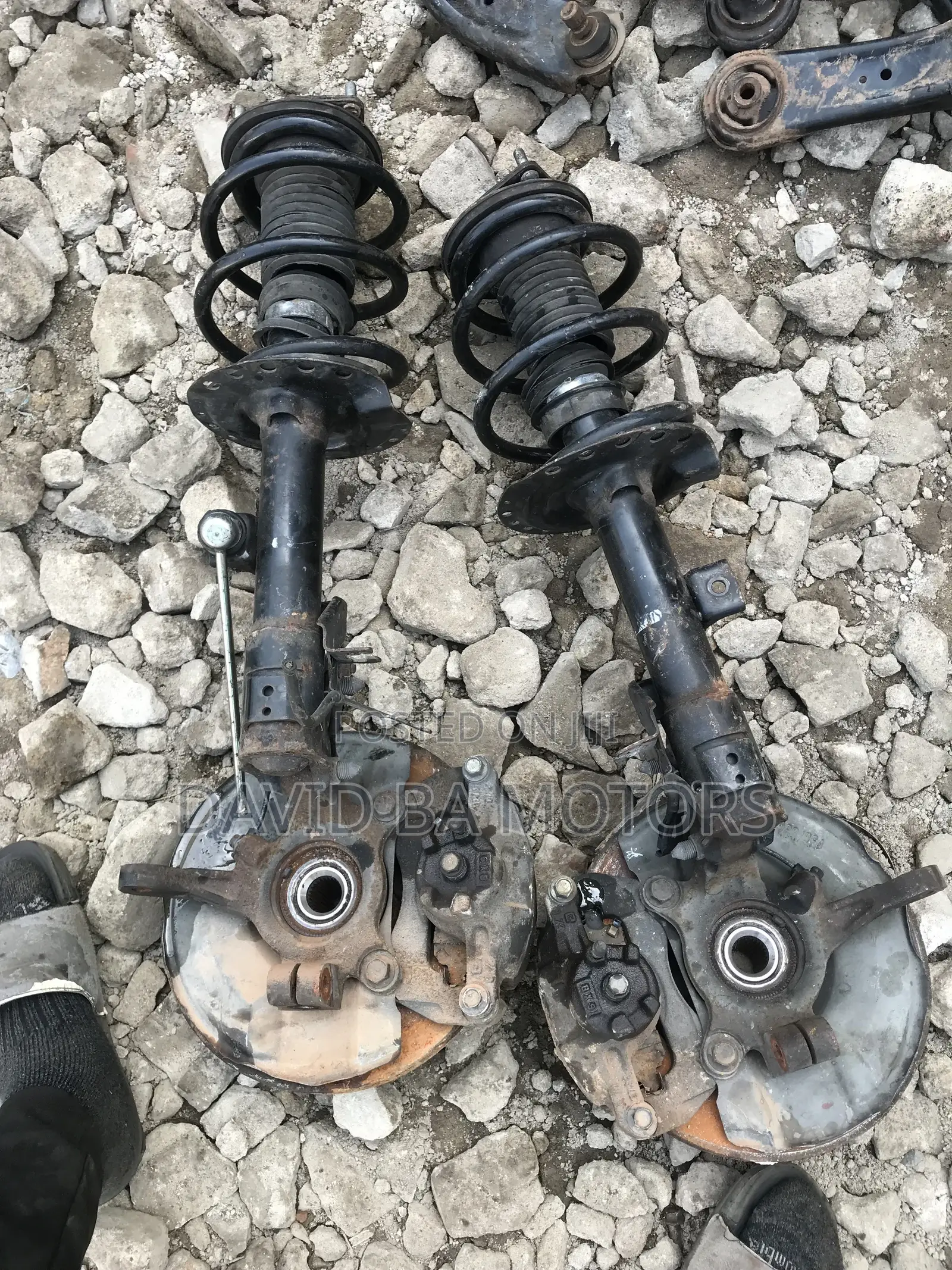 Mitsubishi Outlander 2016 to 2019 Front Shocks Complete With Hub