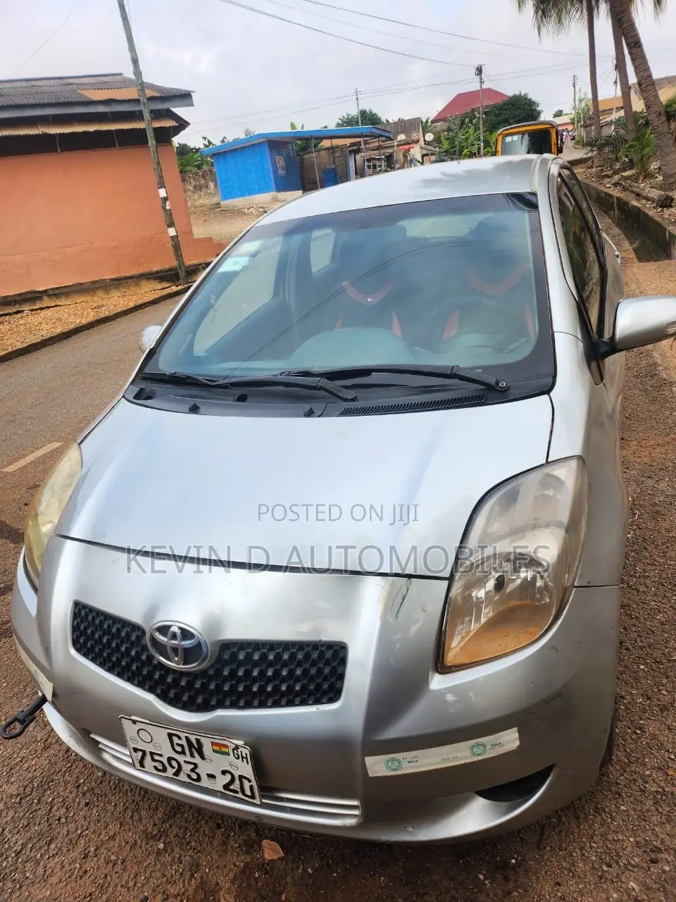 Toyota Vitz 1.3 FWD 5dr 2010 Silver