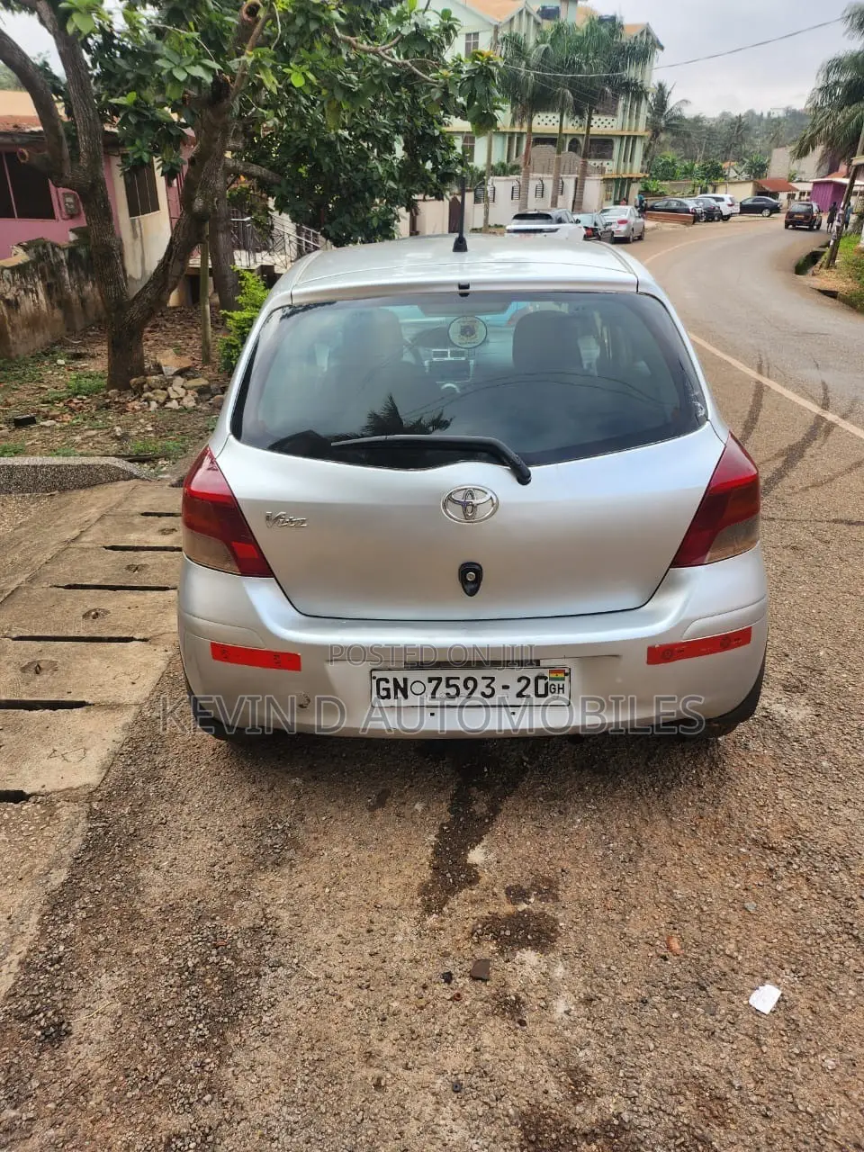 Toyota Vitz 1.3 FWD 5dr 2010 Silver