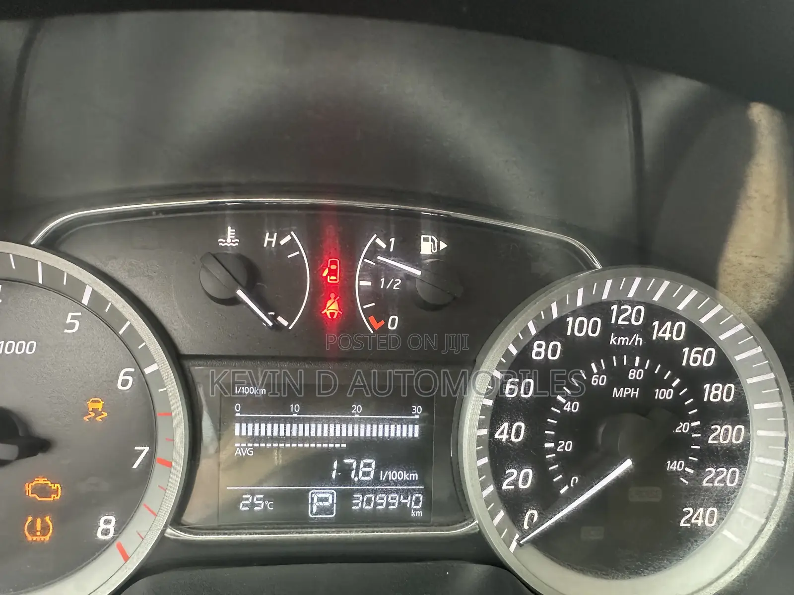Toyota Vitz 1.3 FWD 5dr 2010 Silver