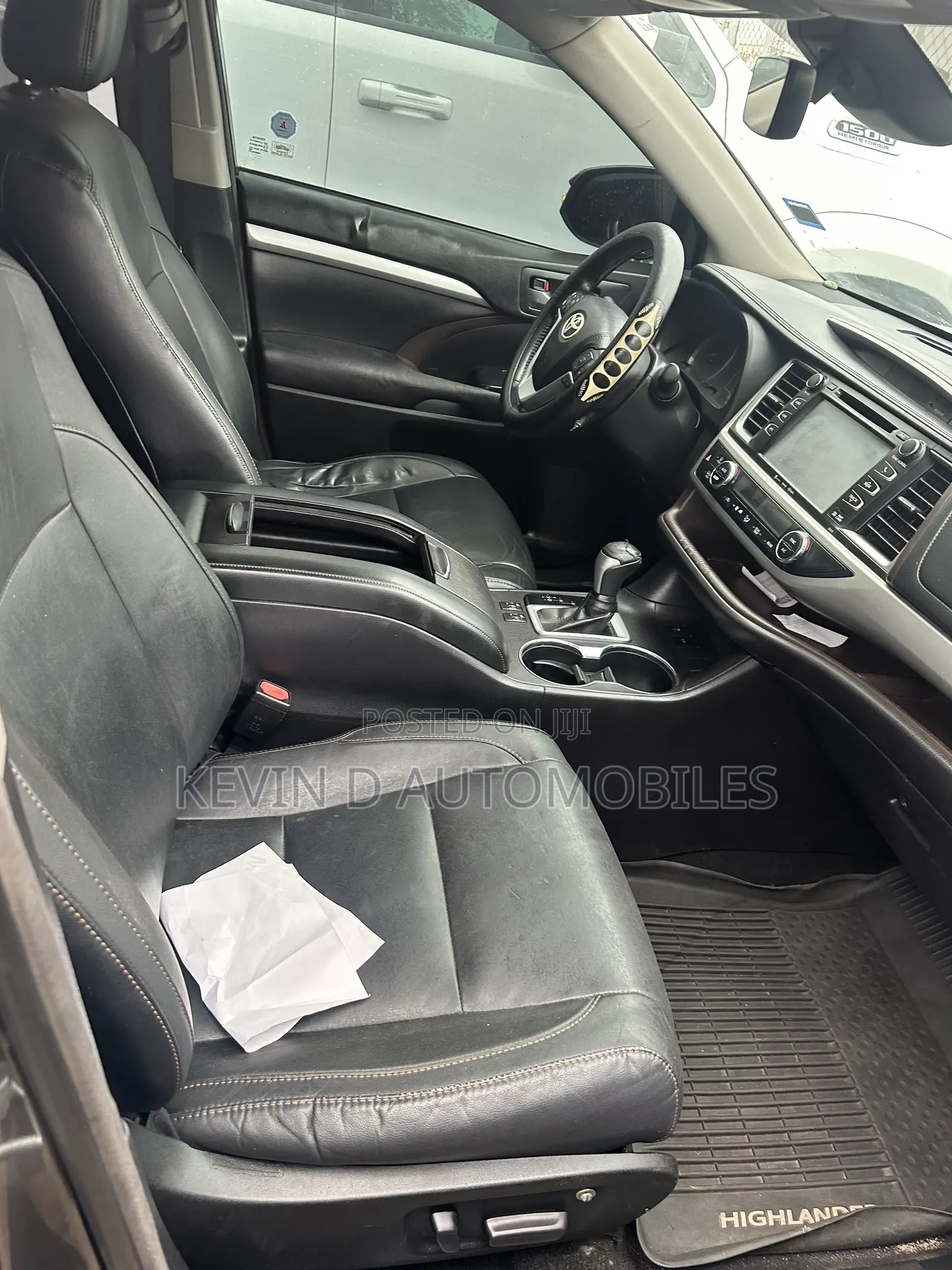 Toyota Highlander XLE 4x4 V6 (3.5L 6cyl 8A) 2018 Gray
