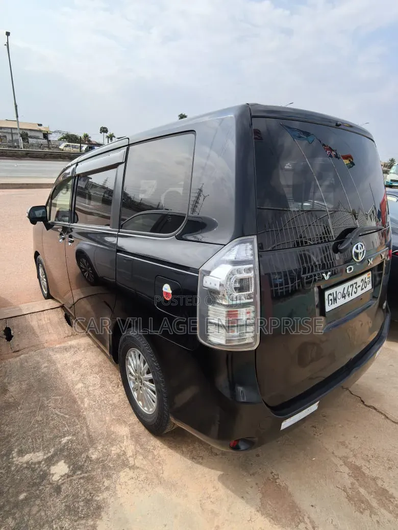 Toyota Voxy 2012 Black