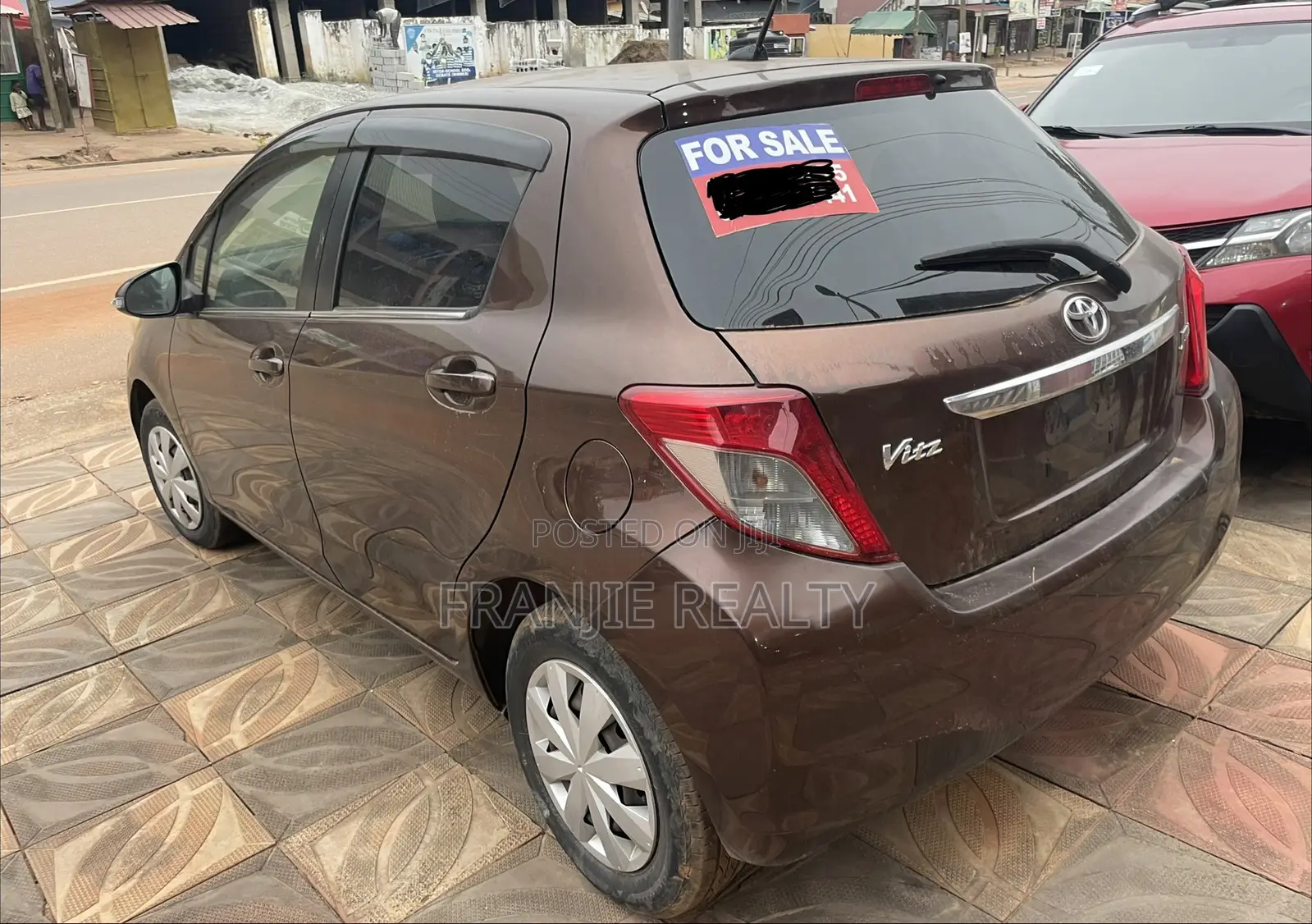 Toyota Vitz 1.3 FWD 5dr 2013 Brown