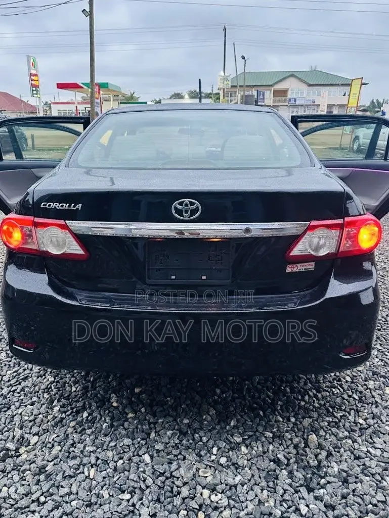 Toyota Corolla L 4dr Sedan (1.8L 4cyl 5M) 2013 Black